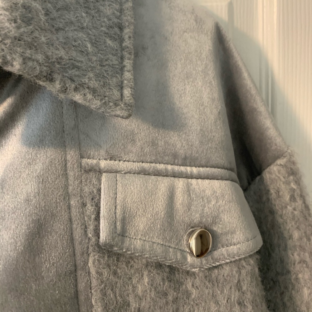 Coat - Picture 4 of 6